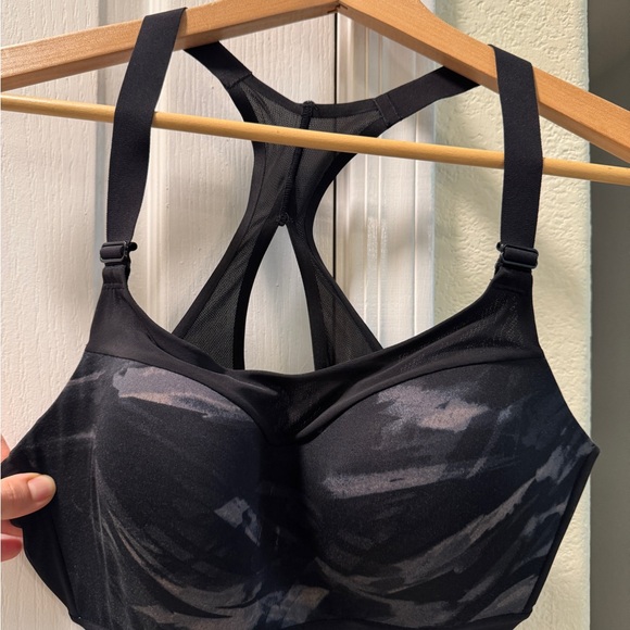 Victoria's Secret Black and Gray Camouflage Sports Bra - Picture 2 of 5